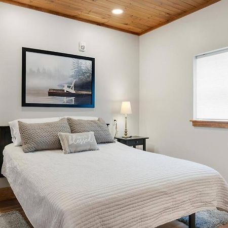 Hickory Suite - Main Street Lodge In Берлин Экстерьер фото